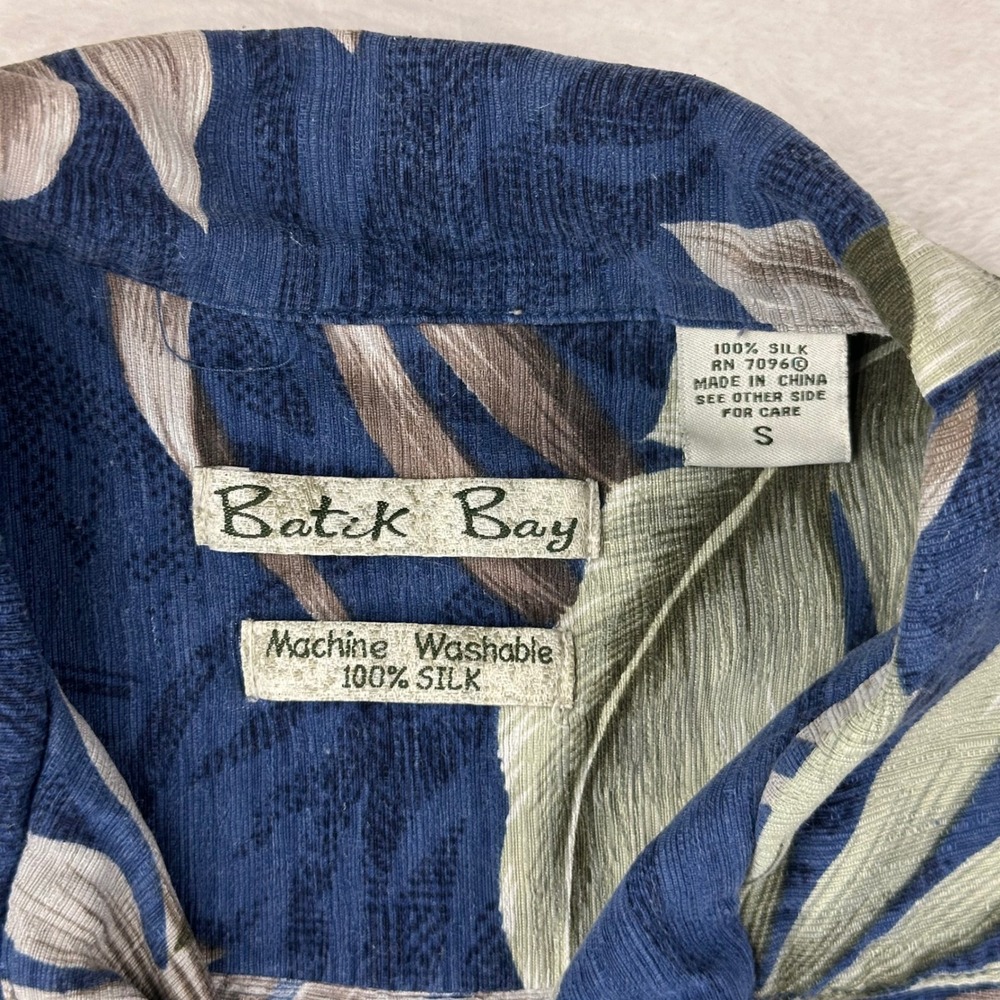 Batik Bay Button Up Mens Relaxed S Blue Tropical Silk Camp Shirt 100% Silk - Picture 3 of 10